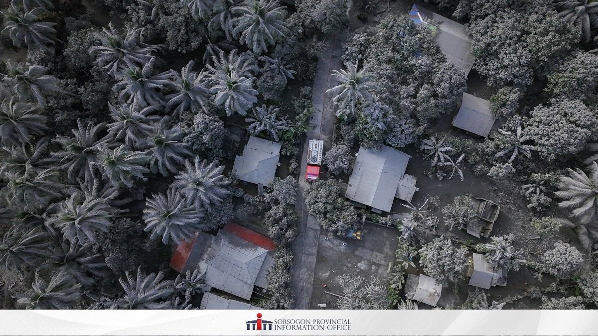 Sorsogon towns have ash fall from Bulusan Volcano; residents evacuate ...