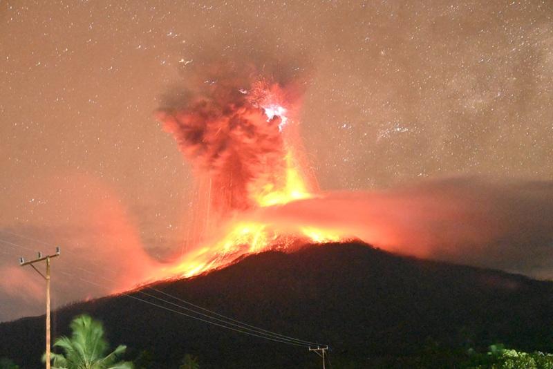 Indonesia raises alert to highest level for Lewotobi Laki-laki volcano