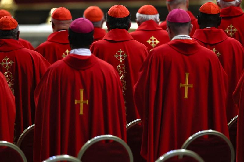 Cardinals urge peace in Ukraine, Mideast ahead of conclave
