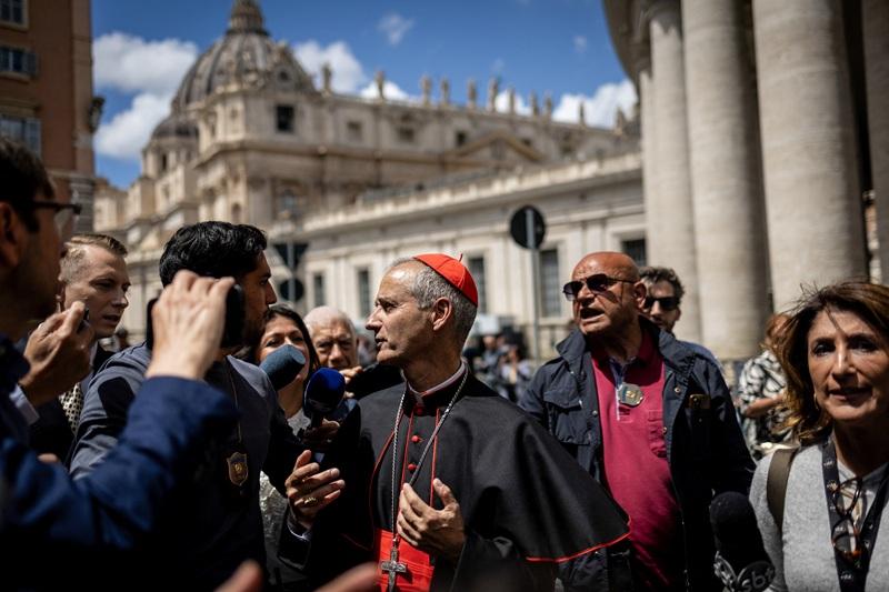 For a cardinal-elector, brief online disconnection is 'incredible pleasure'