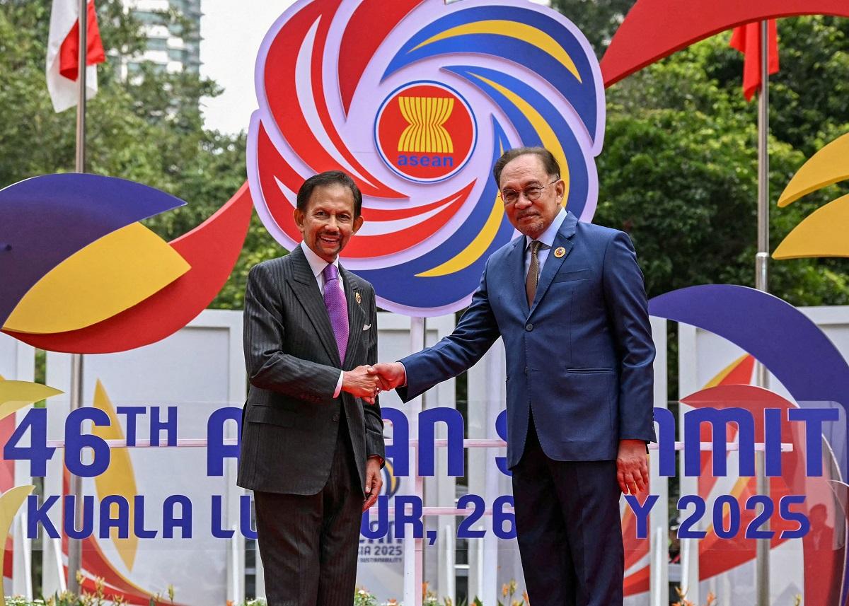 Brunei sultan discharged from hospital