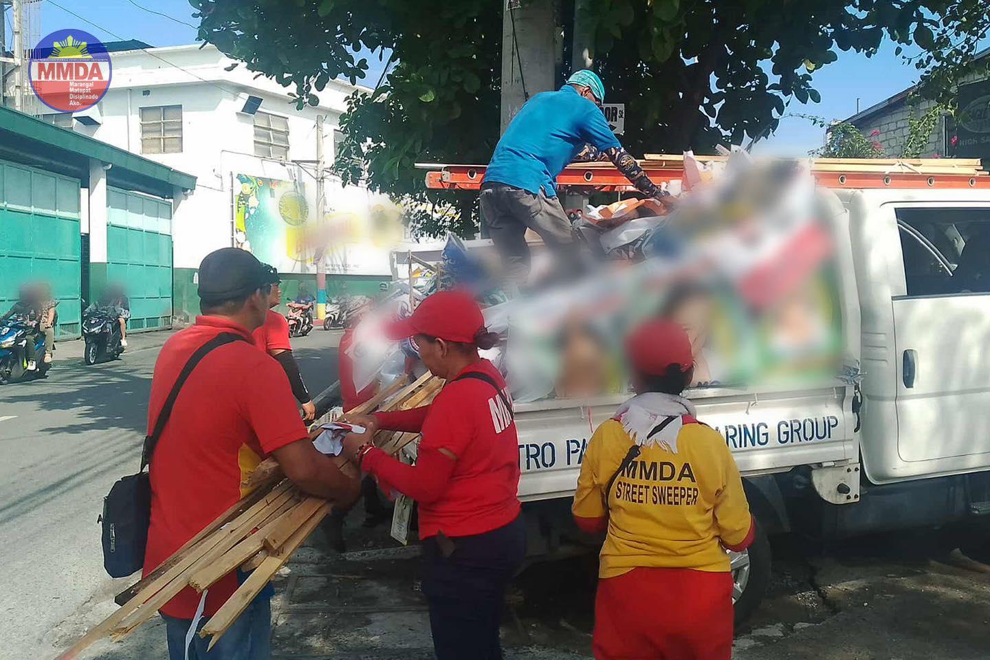 MMDA: Used campaign paraphernalia donated to BJMP for recycling