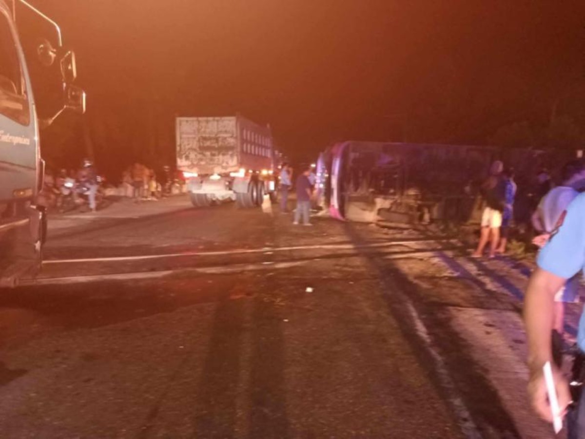 PNR train collides with bus in Nabua, Camarines Sur; 14 hurt