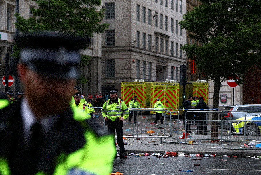 Car hits pedestrians during Liverpool Premier League title parade - police