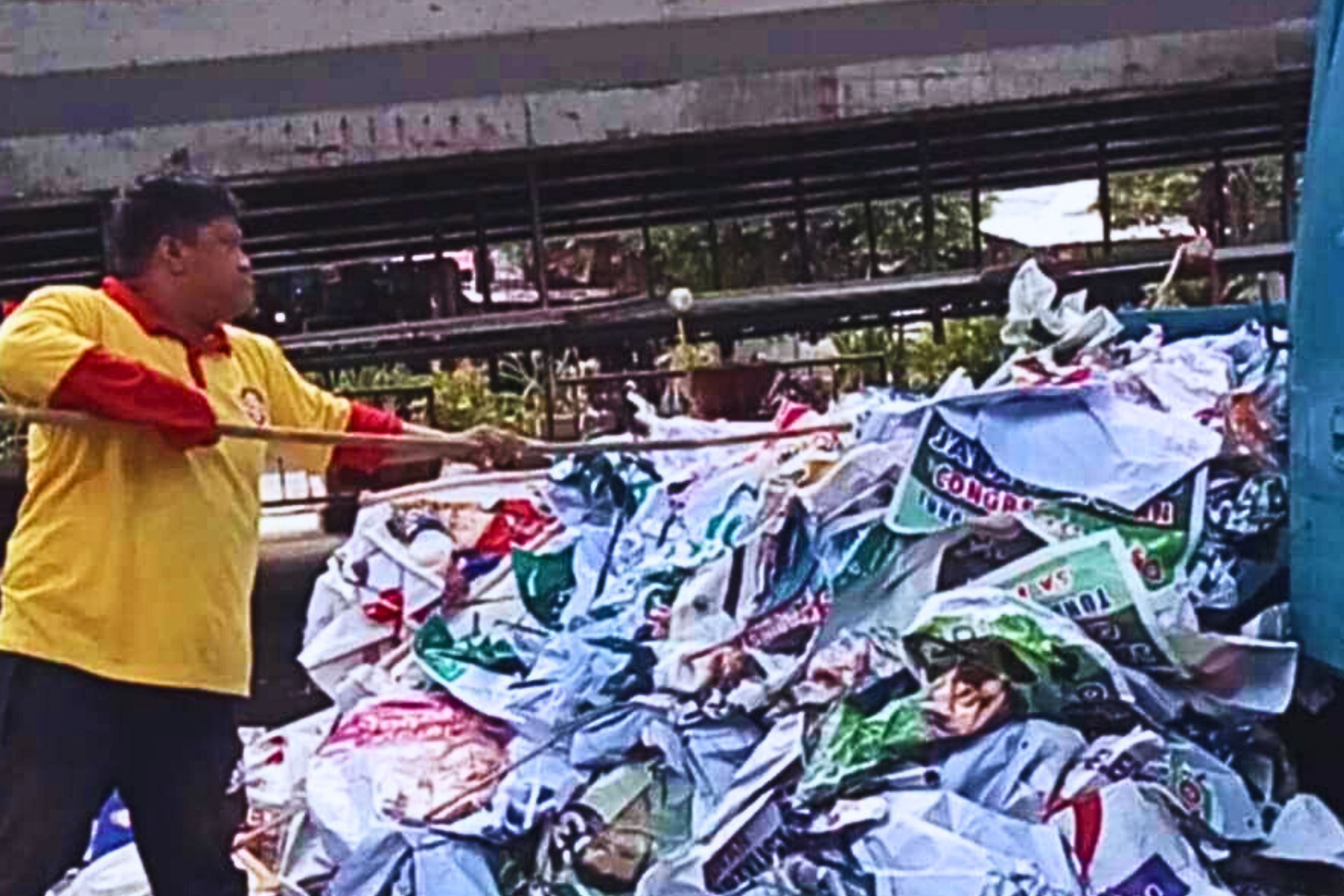 MMDA starts removing campaign posters after Eleksyon 2025