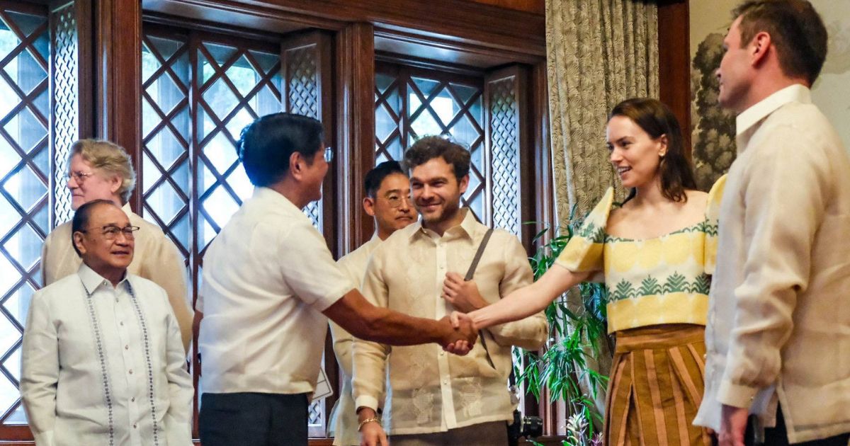 Marcos meets cast of 'The Last Resort'