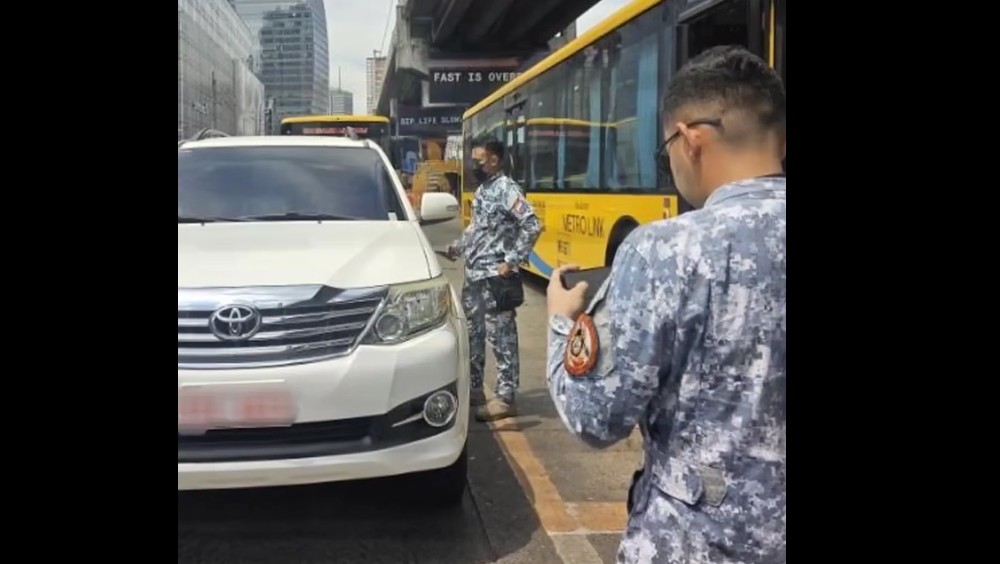 DBP: Red plate SUV on EDSA Busway not ours