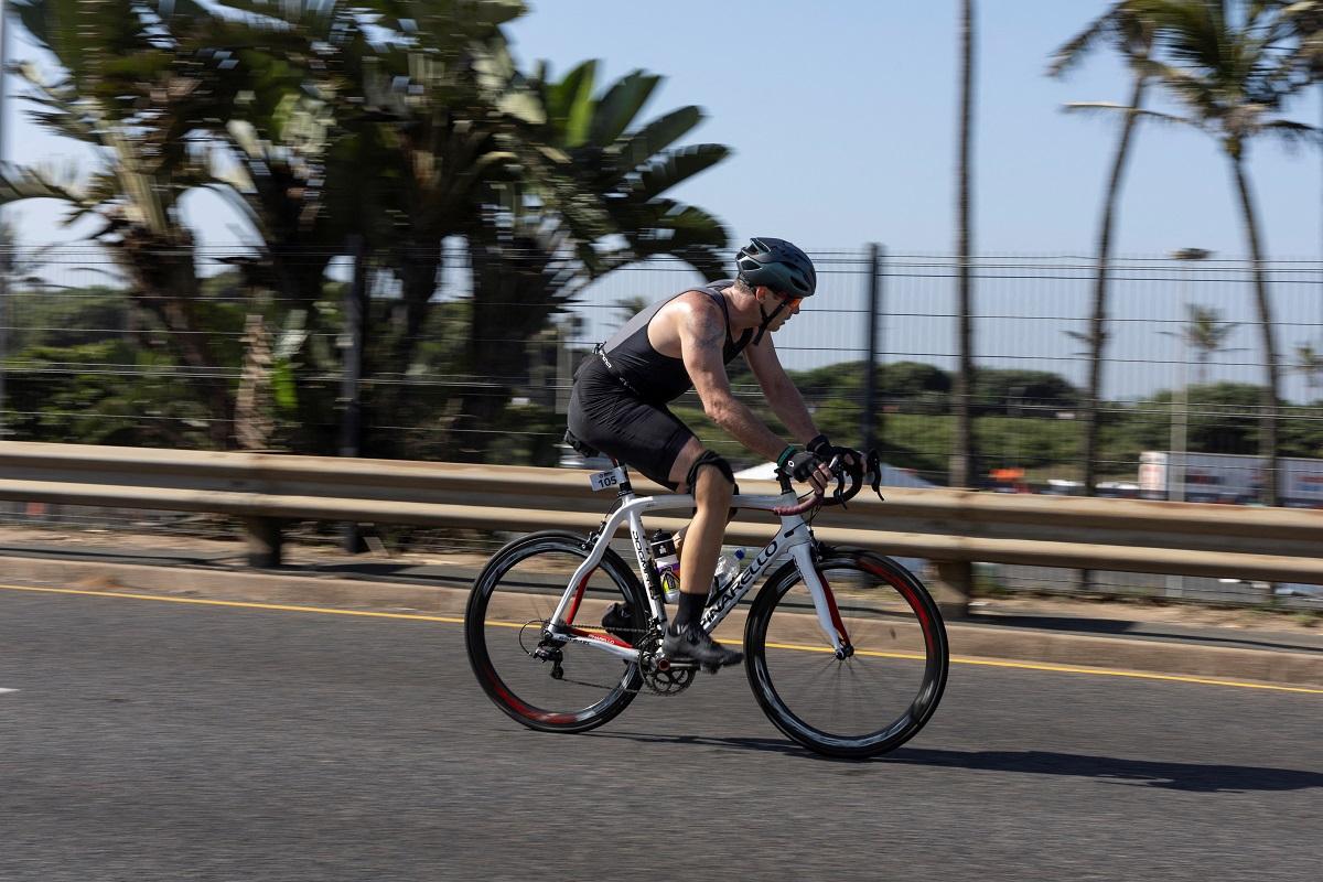 Oscar Pistorius competes in triathlon 12 years after murdering girlfriend