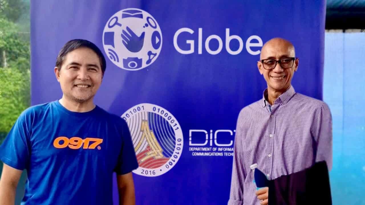 500 students, teachers, parents in Bulacan receive SIMs with free data