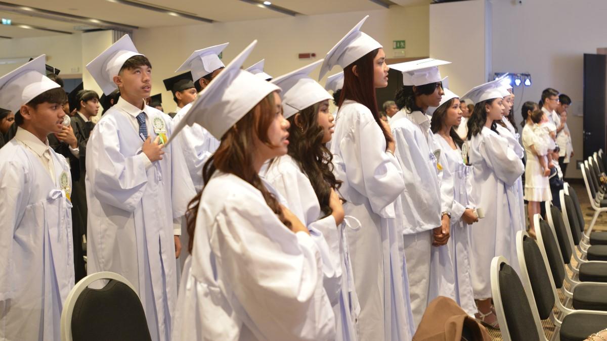 Cheers, tears as Pinoys join Int'l Migrants School grad rites in Rome