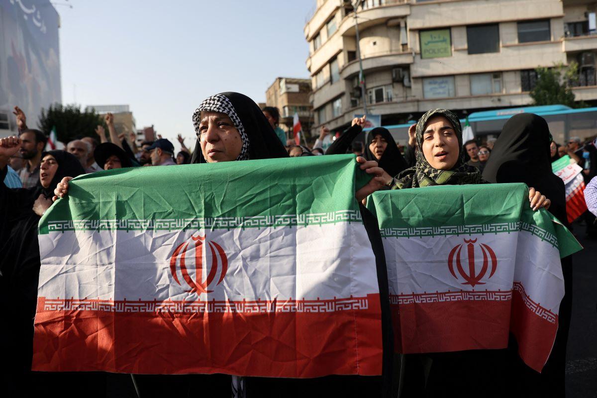 Iran threatens US bases in response to strikes on nuclear sites