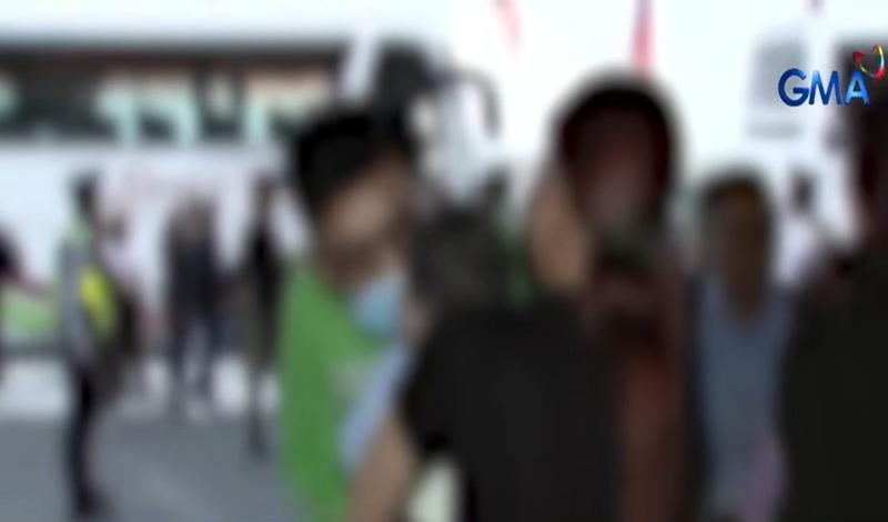 Pinoy spouses, children say goodbye to deported Chinese POGO workers