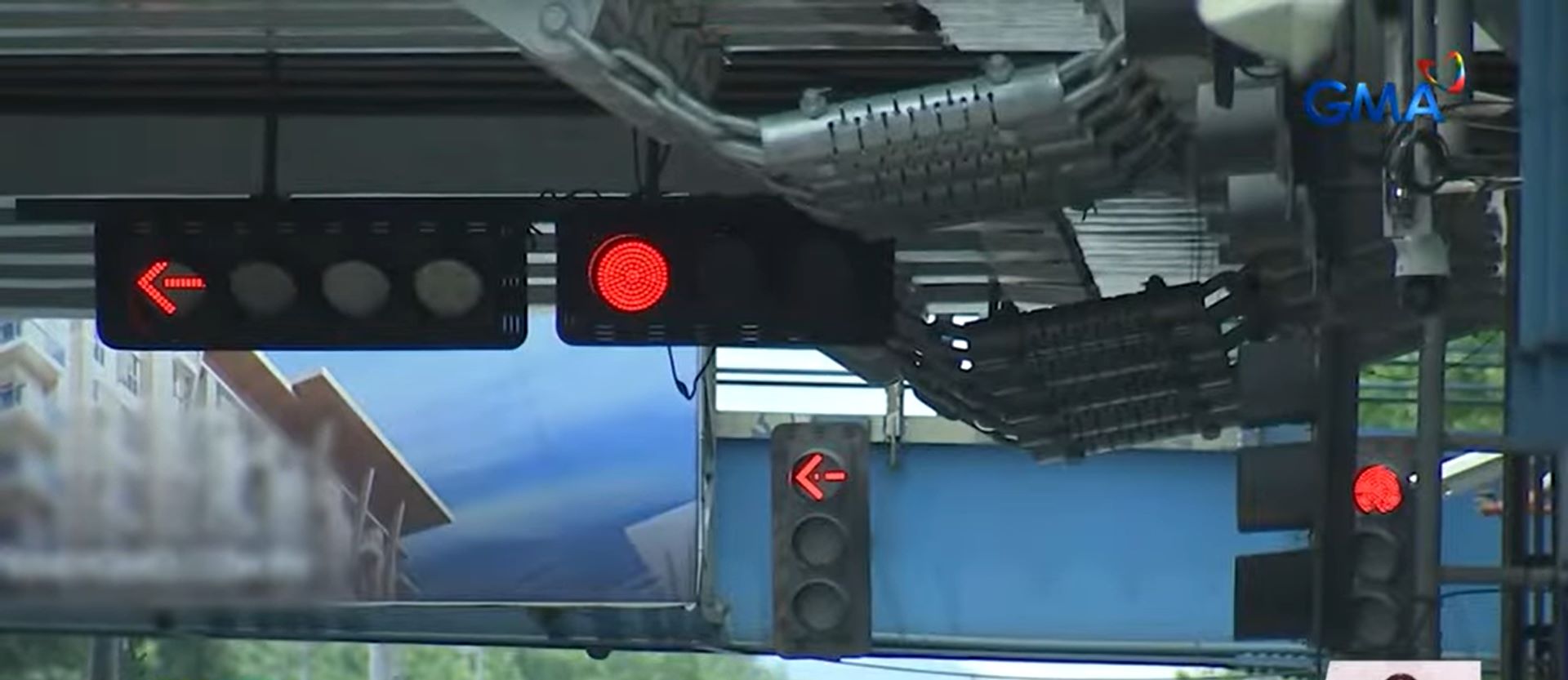 MMDA installs sensor-based traffic lights, removes countdown timers