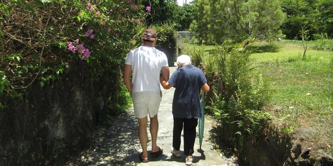 Bianca Umali shares photo of Ruru Madrid with Mama Vicky: '2 pillars of my life'