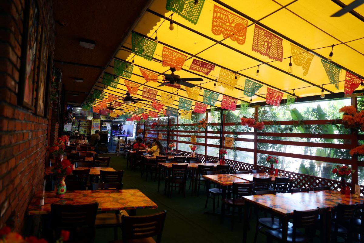 Mexican restaurant in Los Angeles partially empty