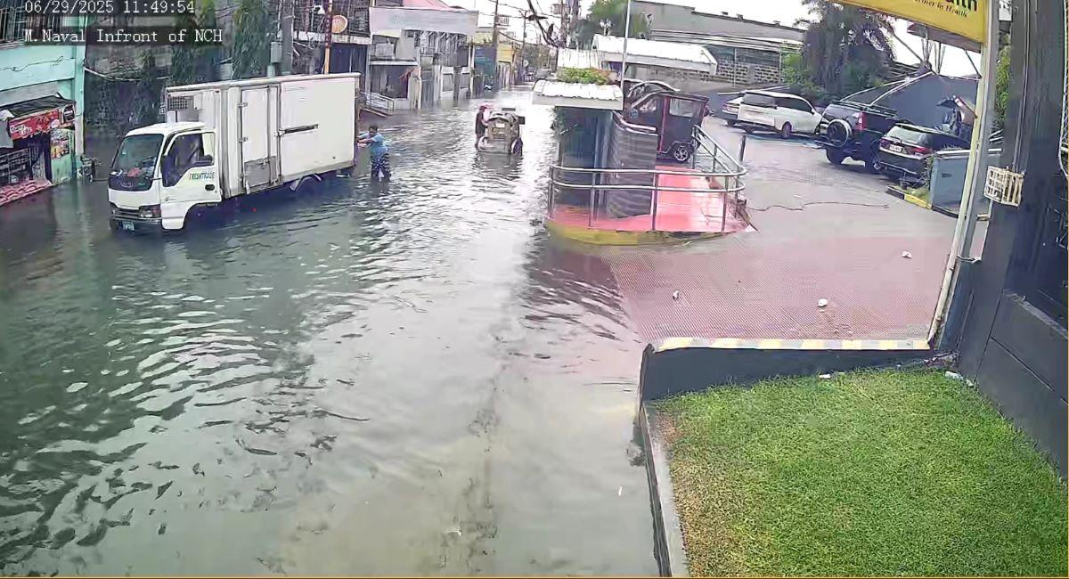 7 road sections in Navotas, Malabon impassable due to floods