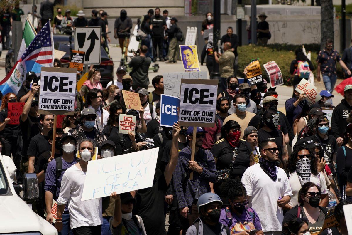 Protests against immigration sweeps continue in Los Angeles