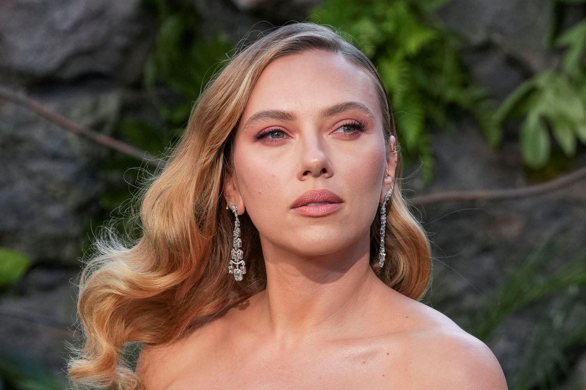 Scarlett Johansson attends the premiere of Jurassic World Rebirth in London