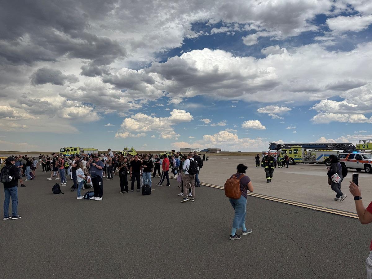 US passenger plane evacuated in Denver due to brake fire