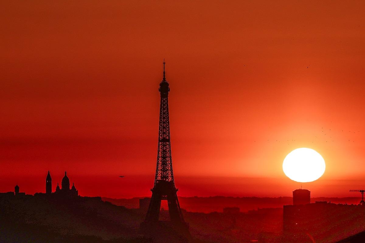 Heatwave grips Europe: France shuts schools, sea off Spain at record high temps