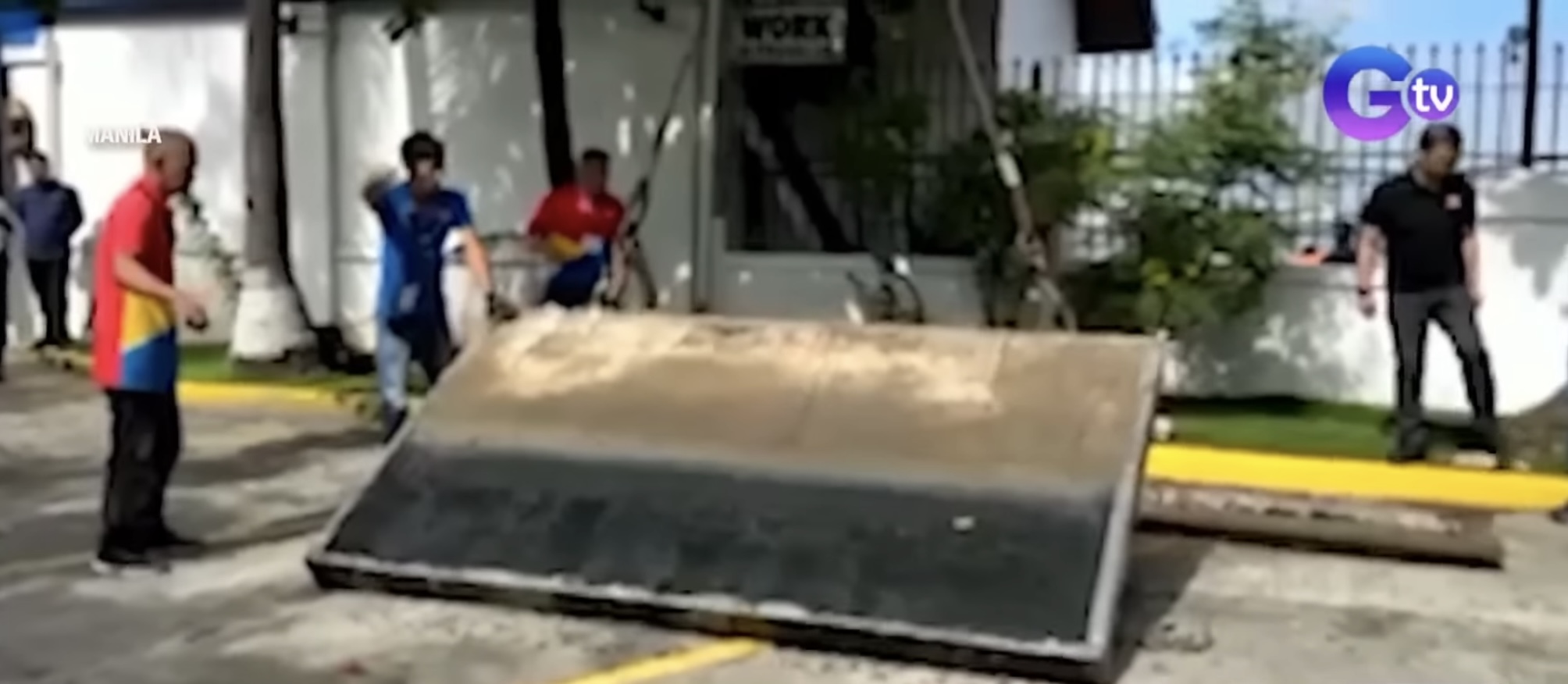 MMDA, Manila LGU open floodgate to Manila Bay 