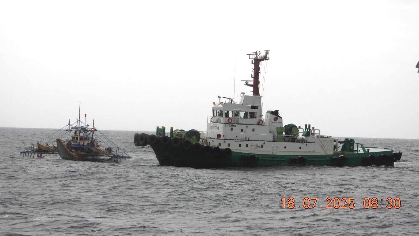 PCG: 17 fishers rescued near Bajo de Masinloc