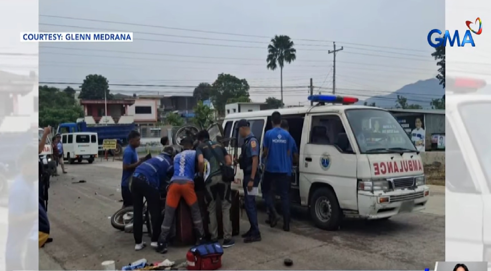 Mag-ina, patay nang mabangga ng ambulansiya ang sinasakyan nilang tricycle sa Camarines Norte  thumbnail