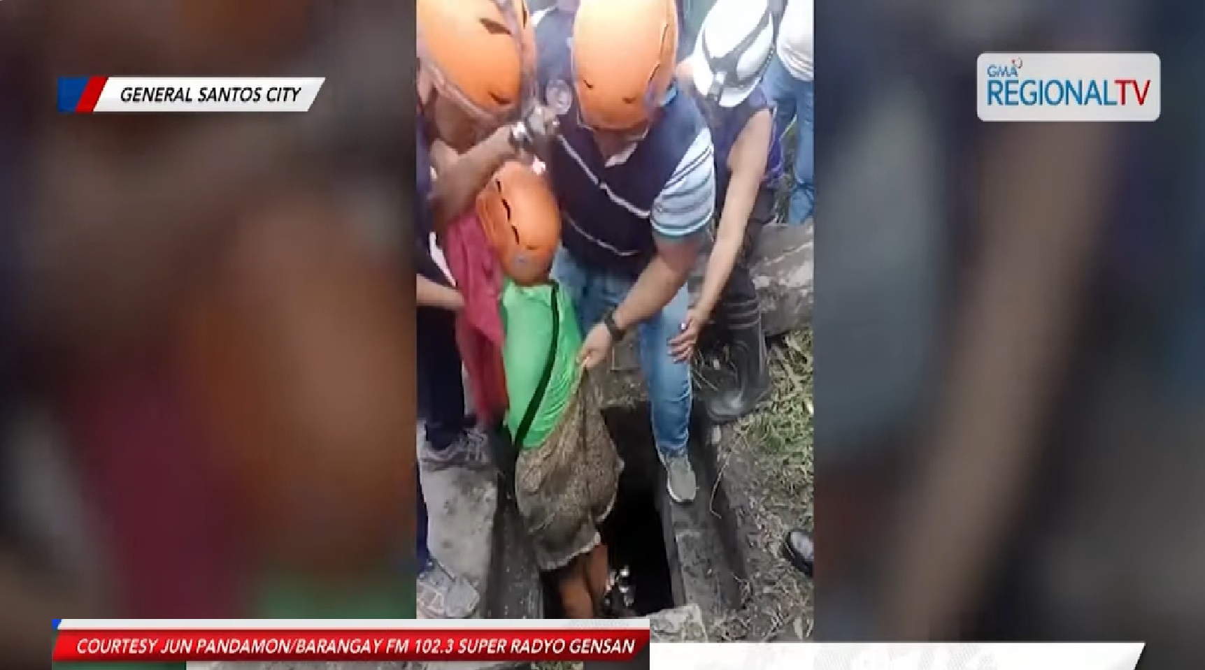 Babae na pumasok sa imburnal para maghanap daw ng pagkain, sinagip sa GenSan thumbnail