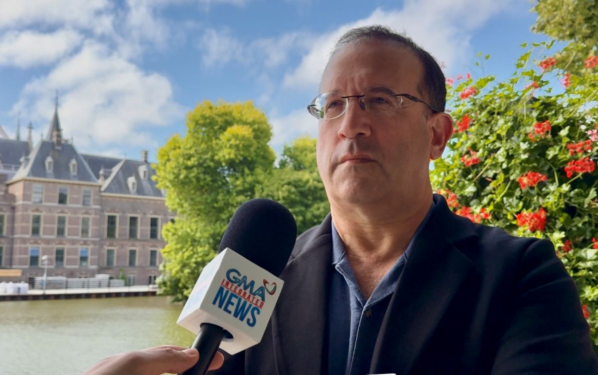 Duterte lawyer asks Marcos admin to allow ex-president to return to PH 