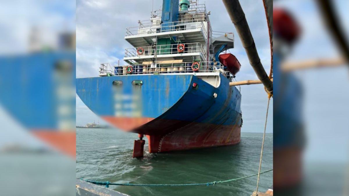 Asian crew stranded on cargo vessel in Iloilo City