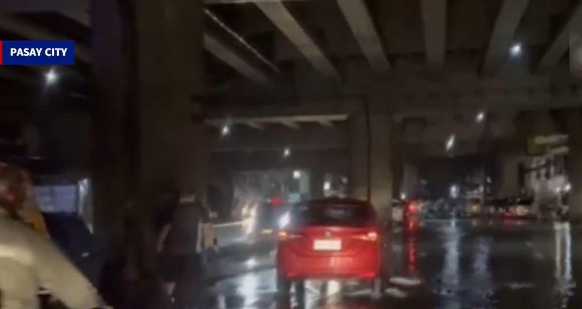 Floods, heavy traffic, floating trash reported amid Habagat rains in NCR