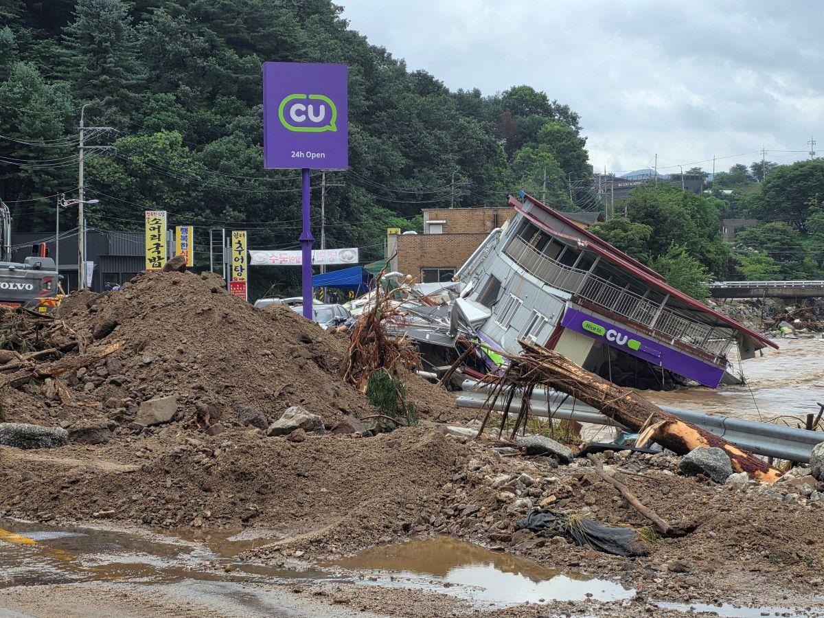 Heavy rain hits South Korea 