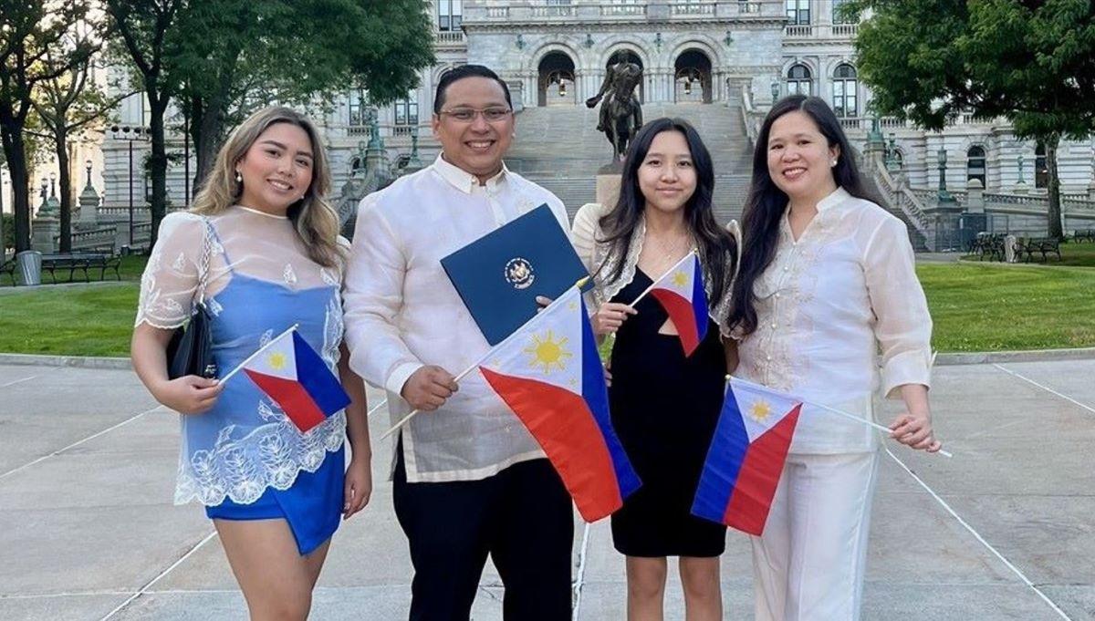 Kalayaan 1521 organizers Sol and Mary Ann Kapunan with their daughters