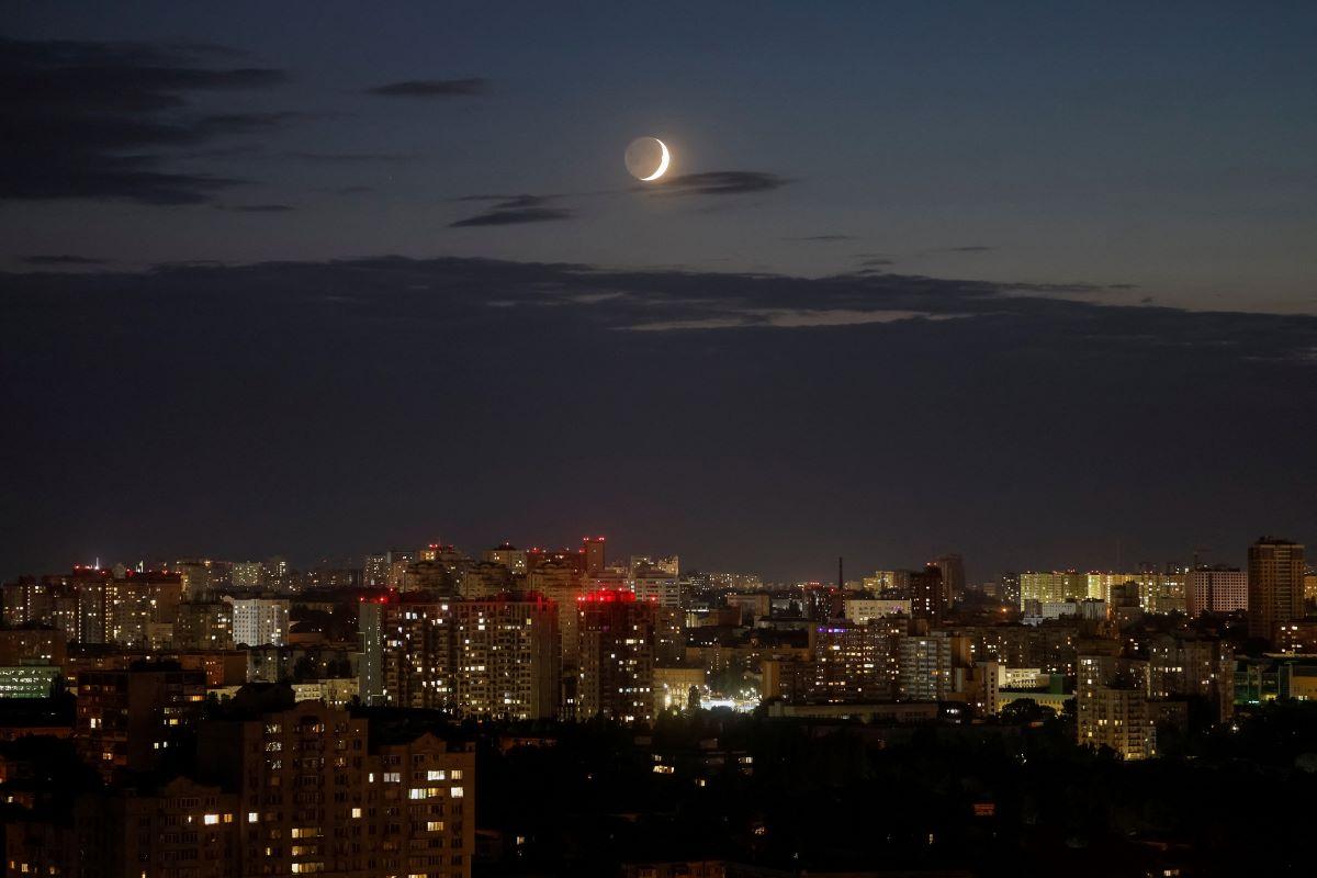 Kyiv, Ukraine under air raid alert due to Russian drone strike