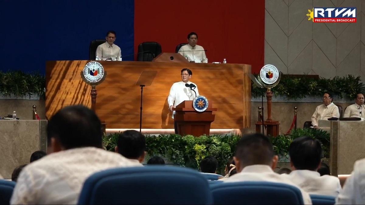Marcos vows internet for all public schools by end of 2025
