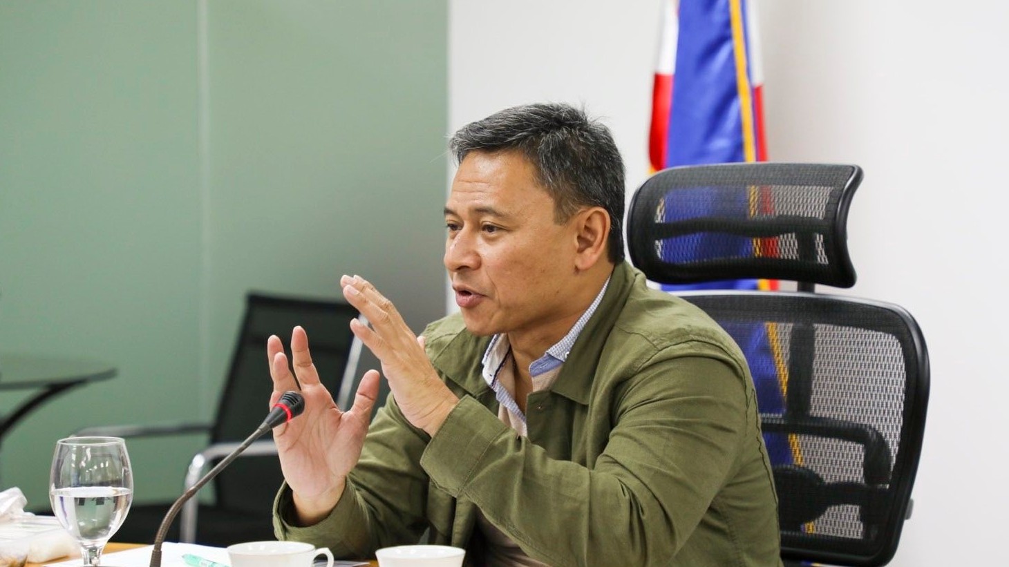 Angara urges public: Don"t pressure LGUs to suspend classes