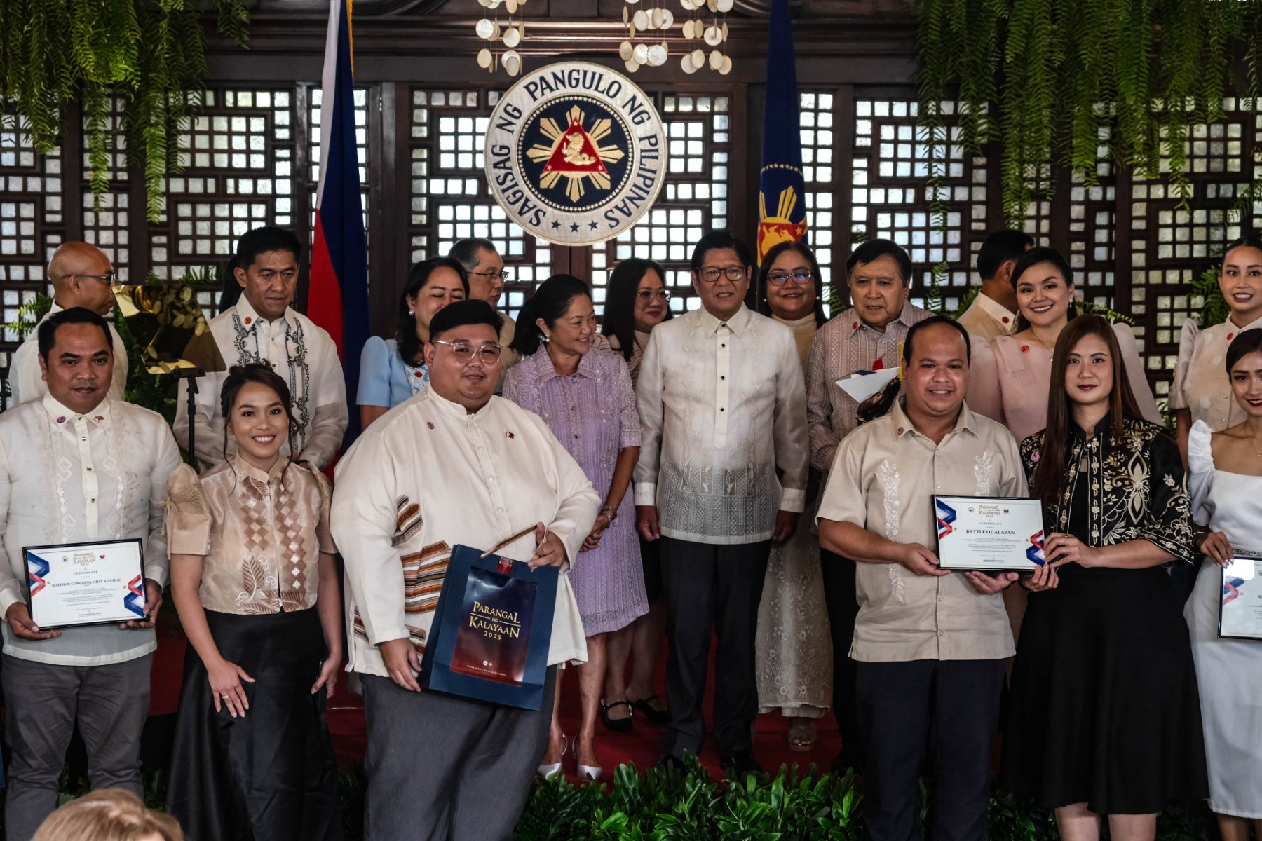 Marcos honors top performers, float design in 126th Independence Day celebration