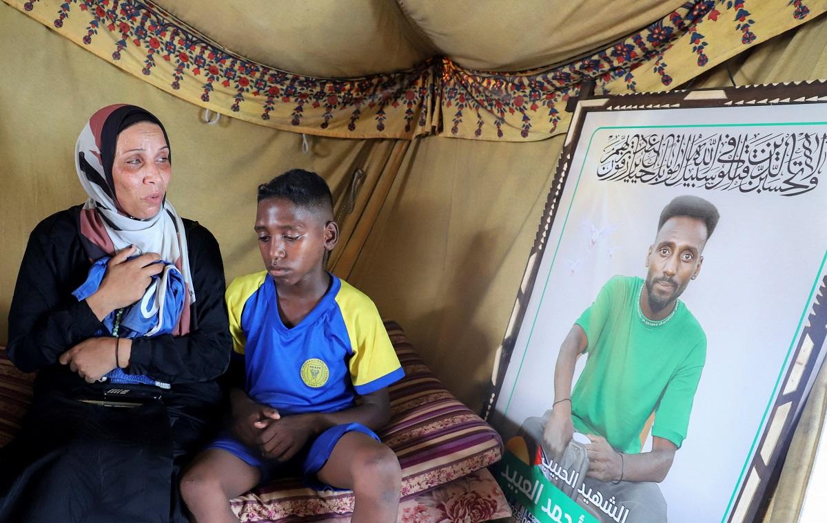 Fans and family honor 'Palestinian Pele" killed in Gaza while queuing for aid