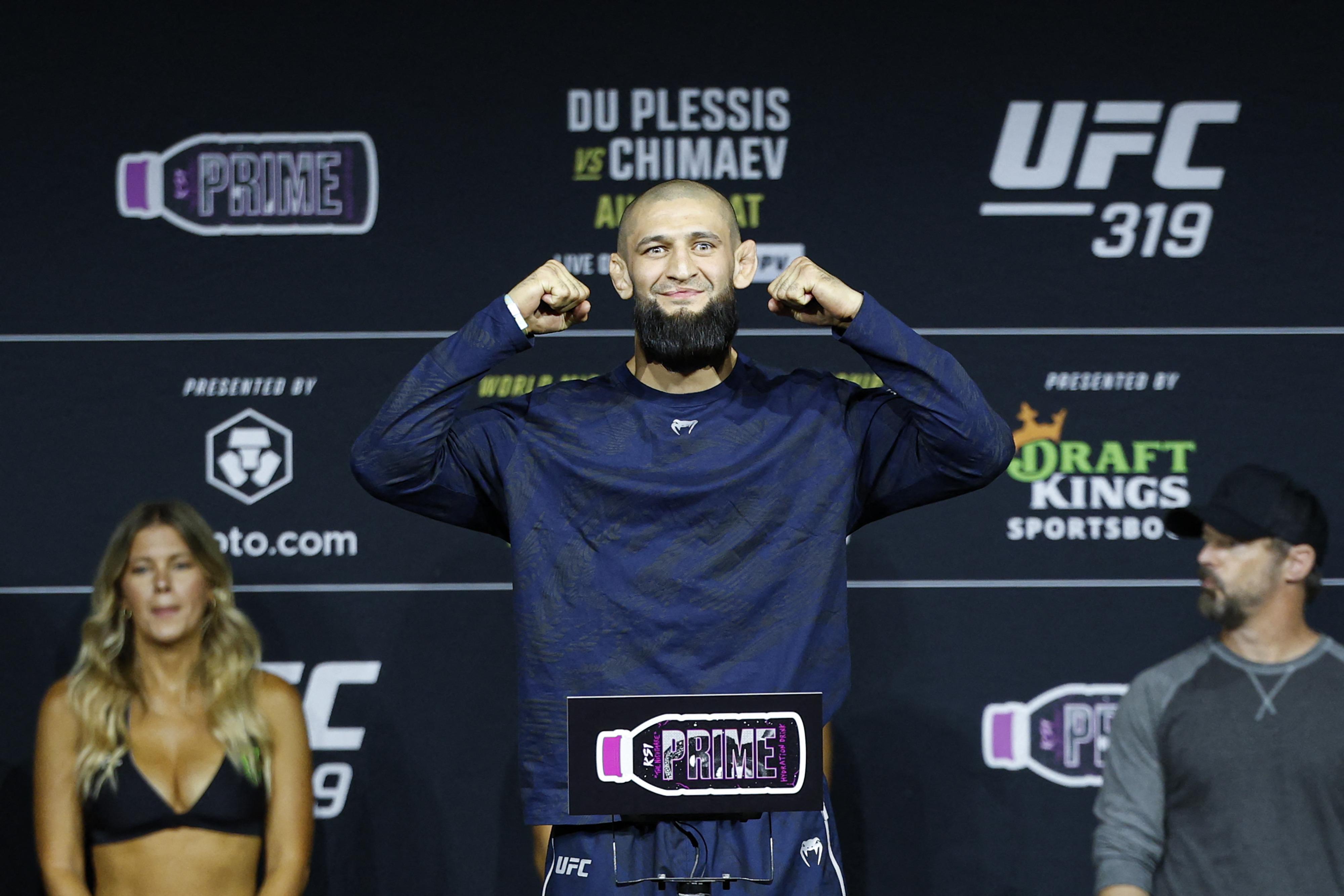 Relentless Chimaev beats du Plessis to win UFC middleweight title