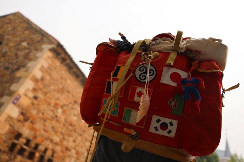 Spain's wildfires disrupt Camino de Santiago route, spread to mountains
