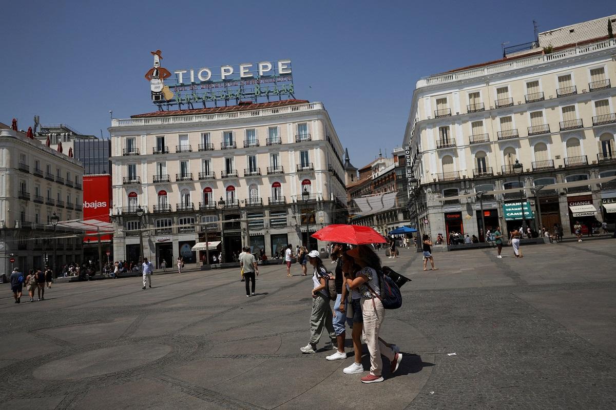 Madrid neighborhoods clamor for more trees to cool streets in deadly heatwaves