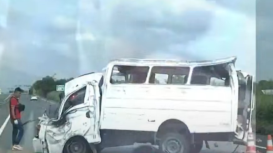 Road crash on Central Luzon Link Expressway (CLLEx) in Tarlac