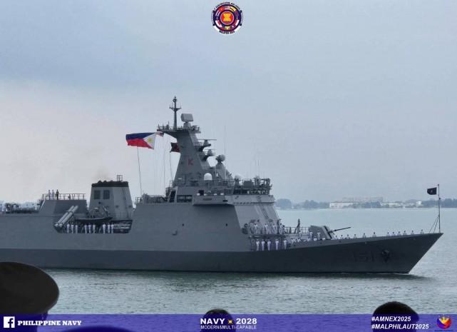 Photo from Philippine Navy contingent Naval Task Group 80.5 and Royal Malaysian NavyÂ