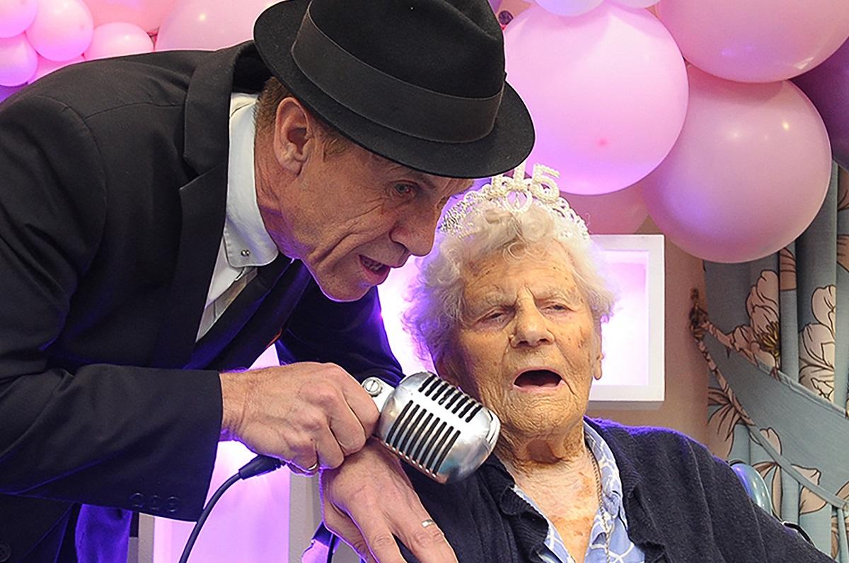 World's oldest person celebrates 116th birthday in UK