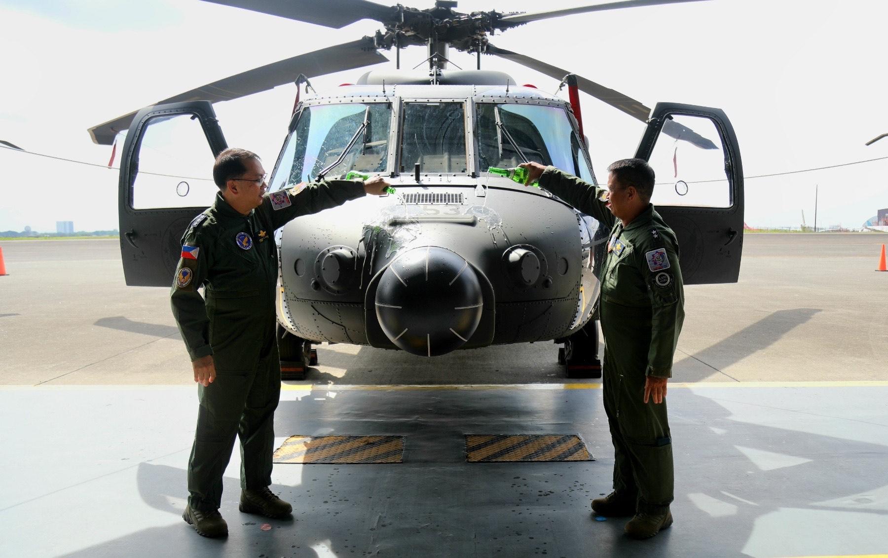 PH Air Force receives 5 new Black Hawk choppers 