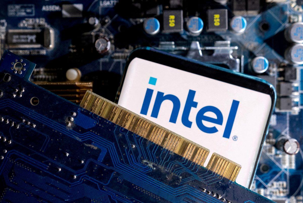 US to take 10 percent equity stake in Intel Corp.