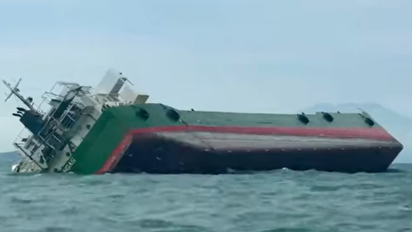 Cargo ship runs aground in Camarines Sur - PCG