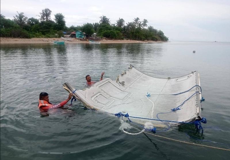Rocket debris with Chinese markings recovered from Occidental Mindoro shoreline — PCG