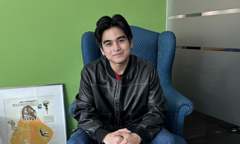 Will Ashley visits record label