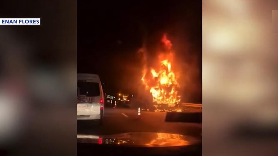 Pampasaherong bus, nagliyab sa NLEX; 51 sakay nito, ligtas
